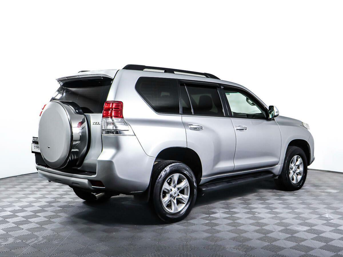 Toyota Land Cruiser Prado 2012, серебряный