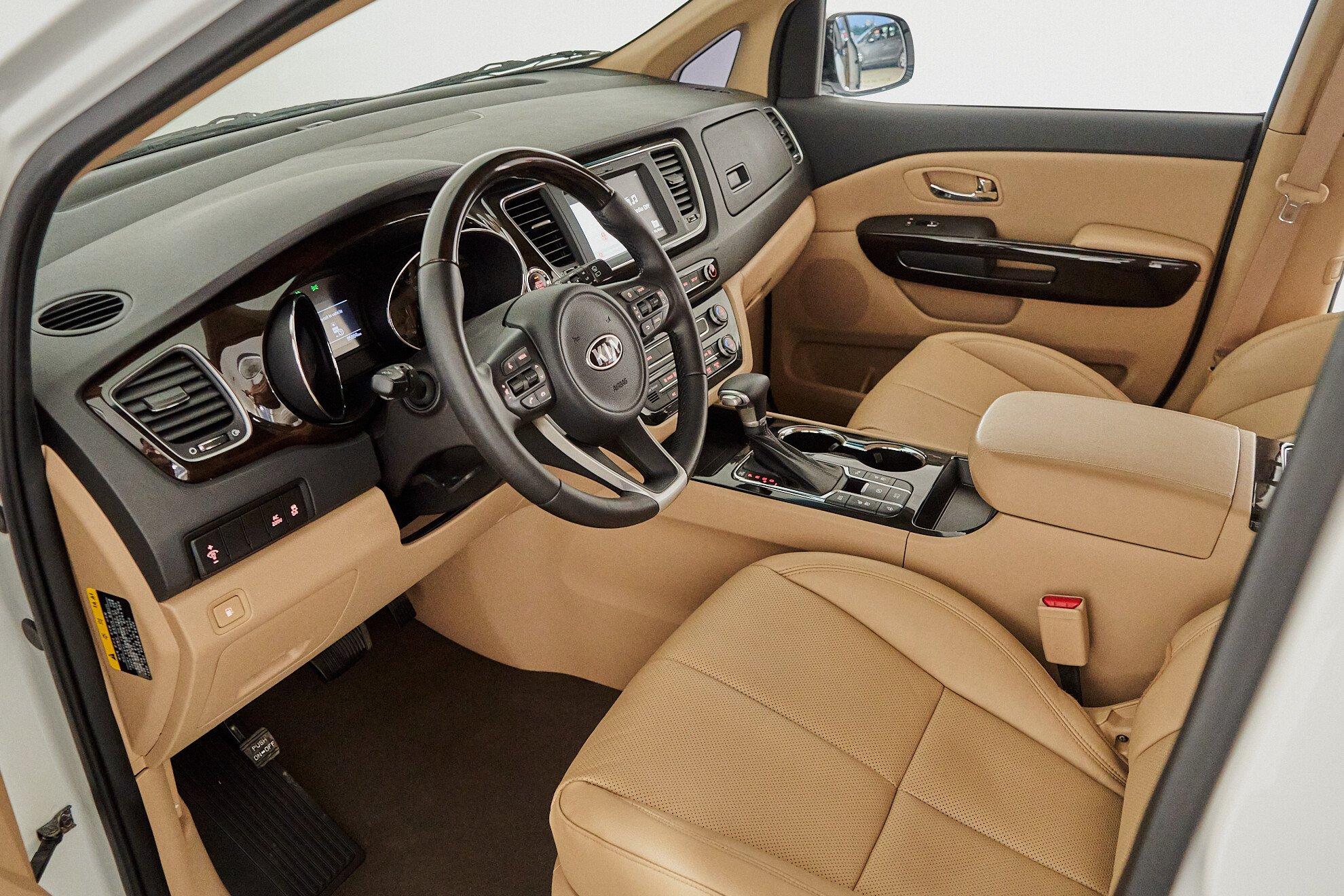 Kia Carnival 2020, белый