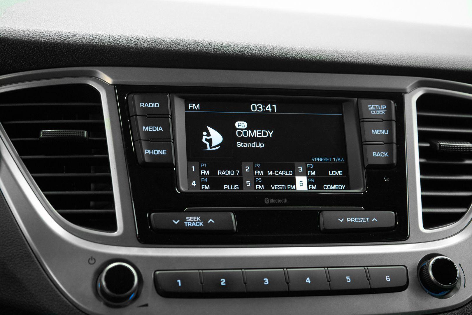 Hyundai Solaris 2021, серый