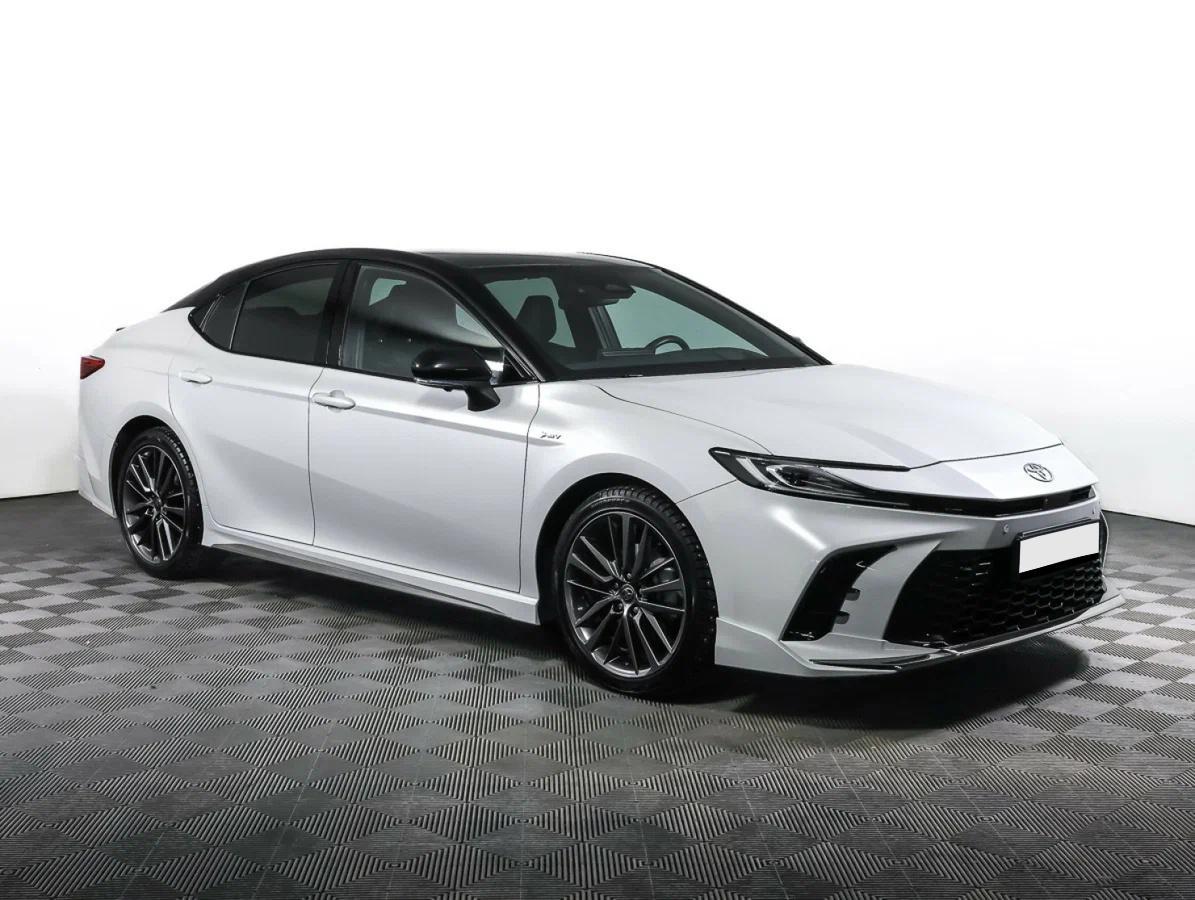 Toyota Camry 2024, белый
