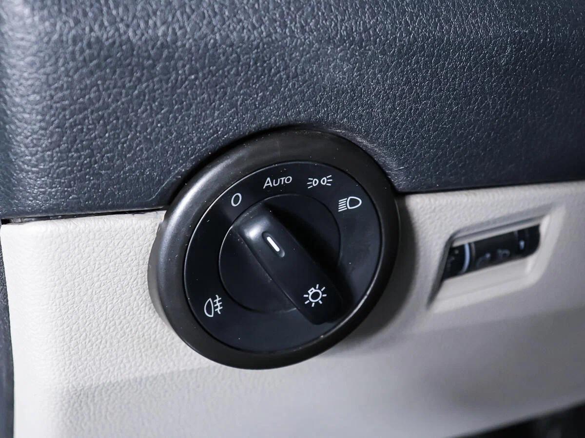 Volkswagen Caravelle 2018, черный