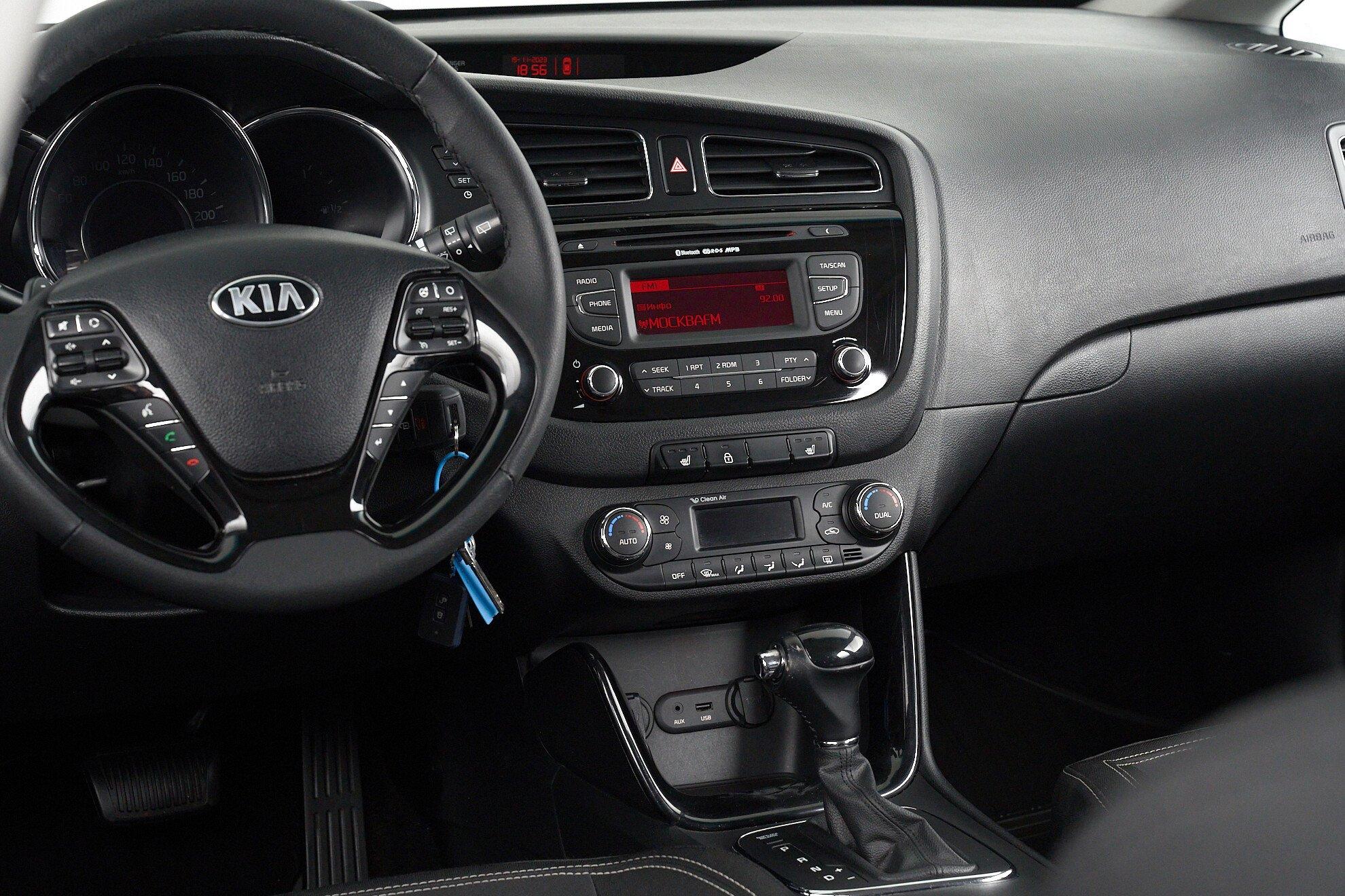 Kia Ceed 2015, черный