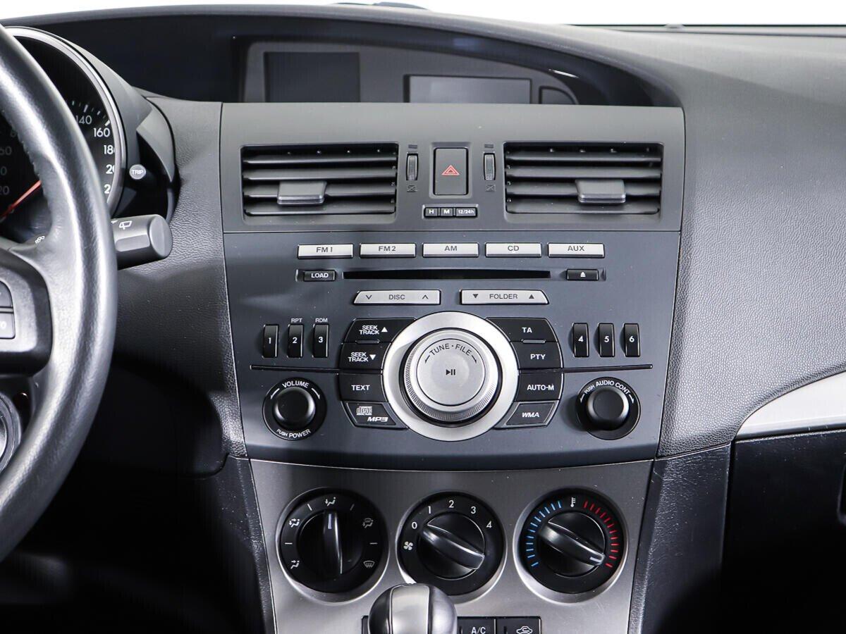 Mazda 3 2013, белый