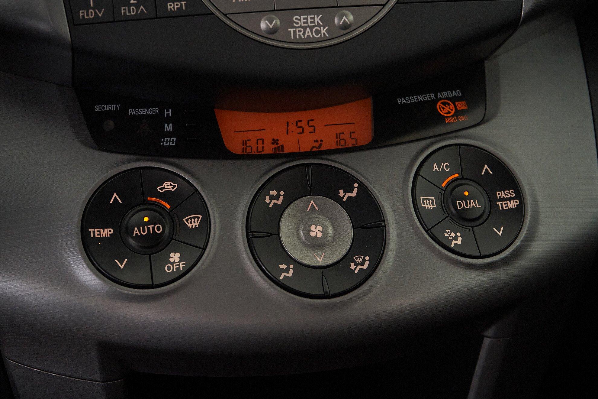 Toyota RAV4 2008, серебряный