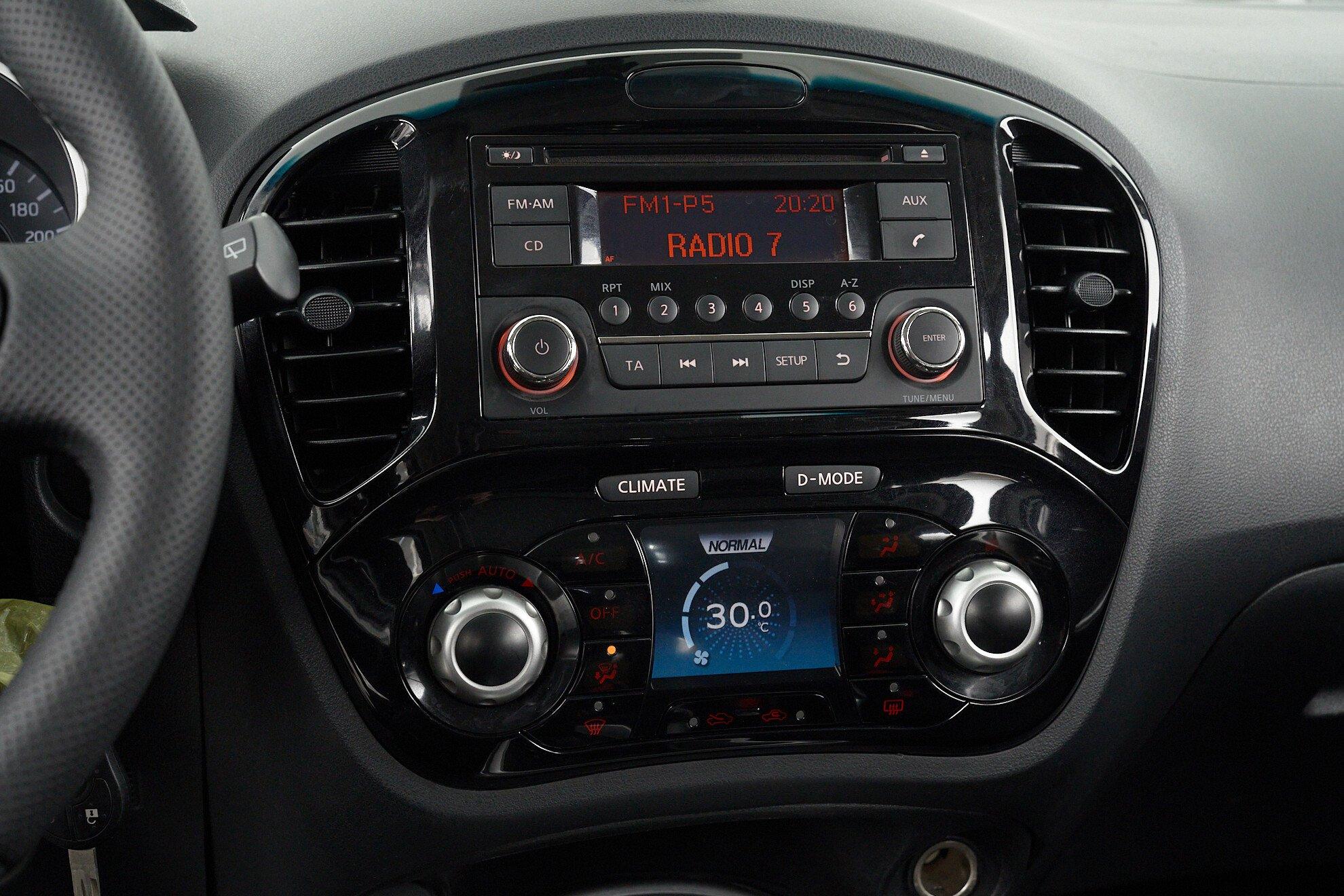Nissan Juke 2013, белый