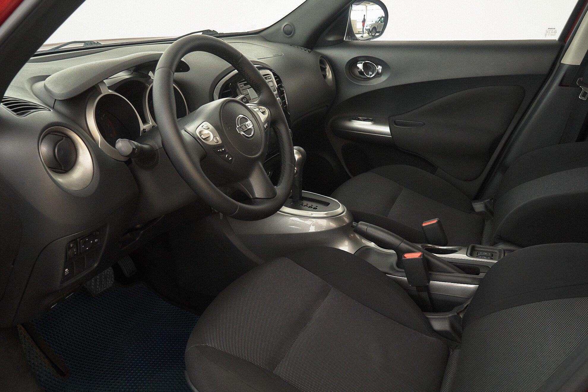 Nissan Juke 2014, красный