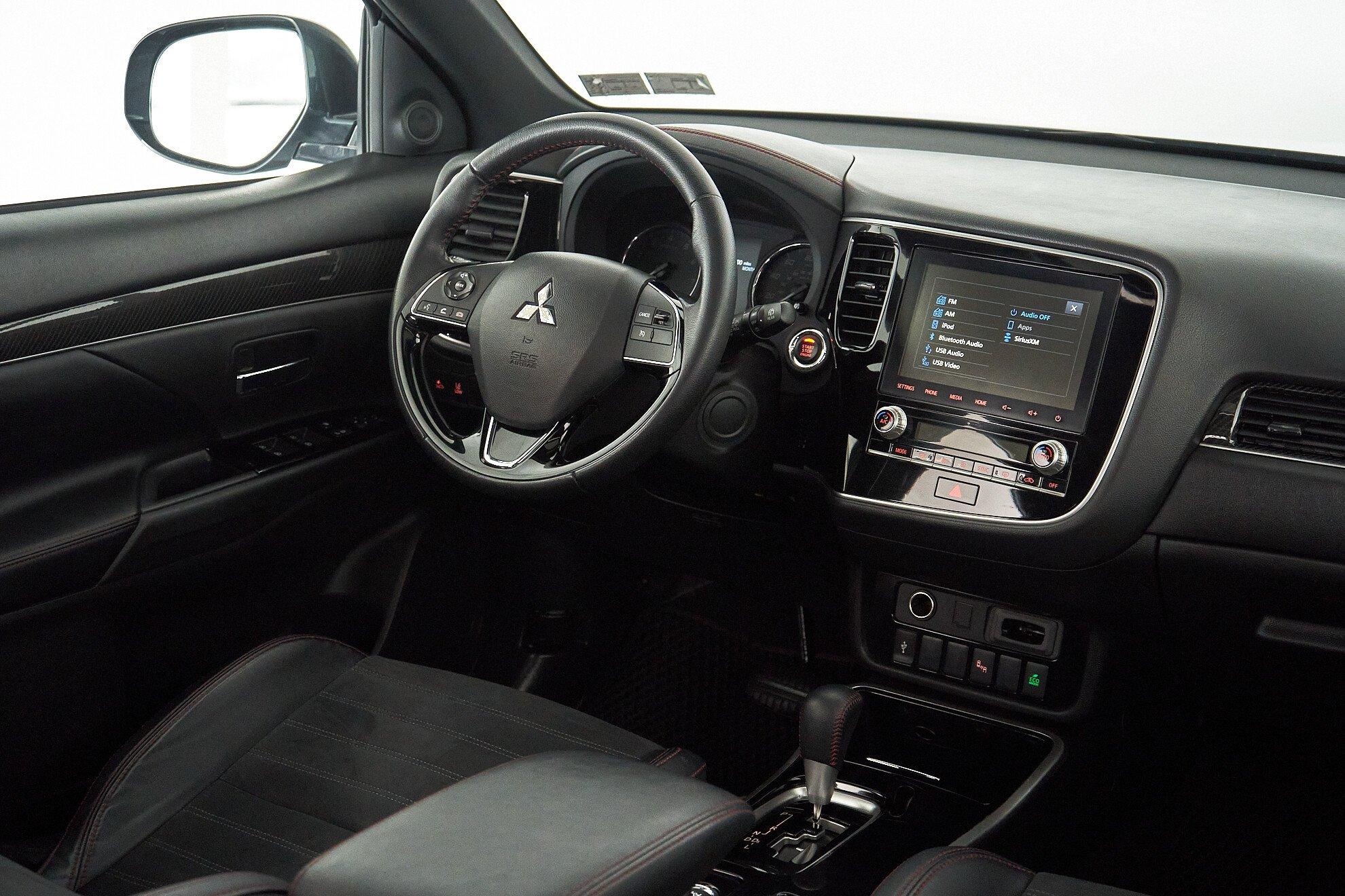 Mitsubishi Outlander 2019, серый