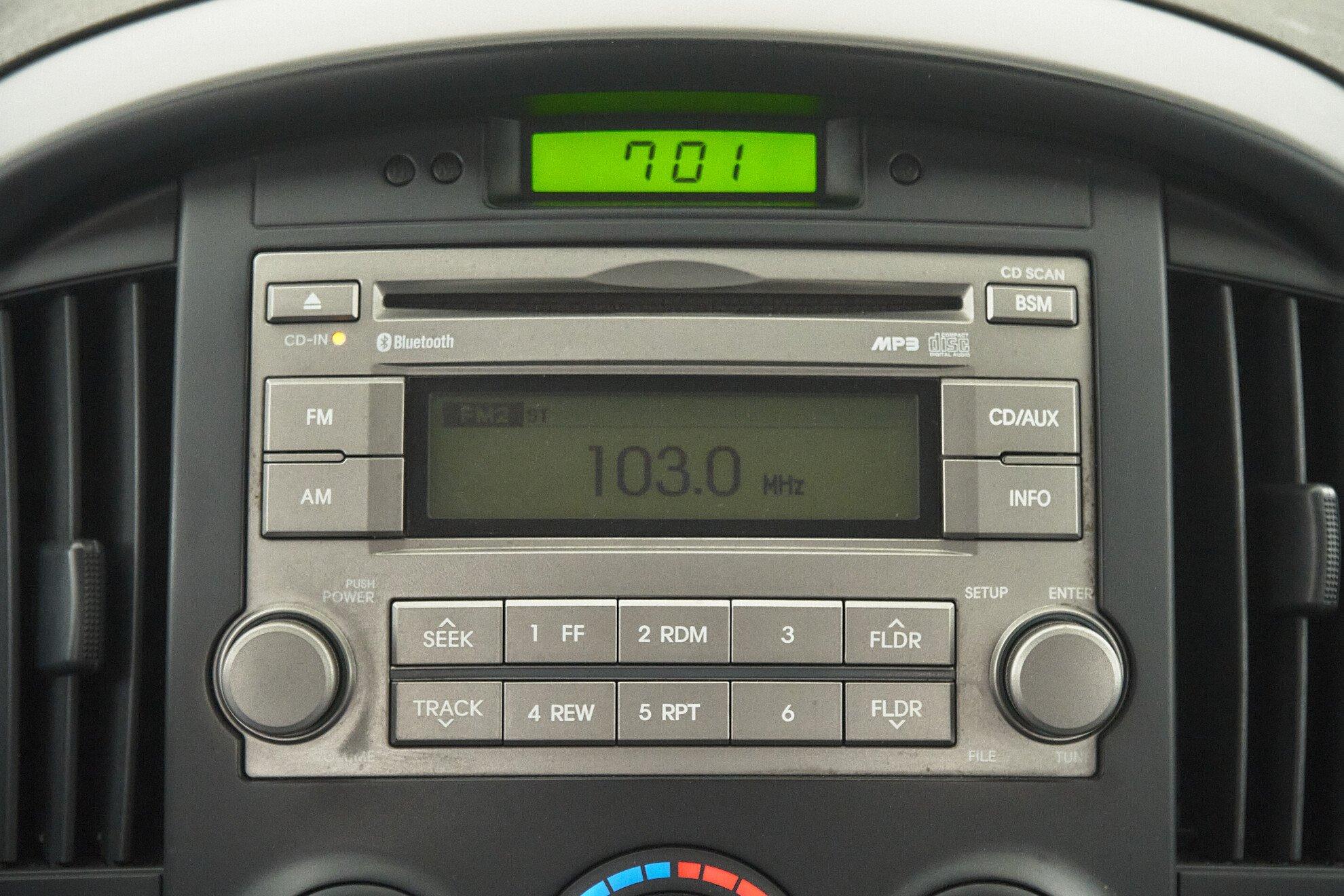 Hyundai Grand Starex 2010, серебряный