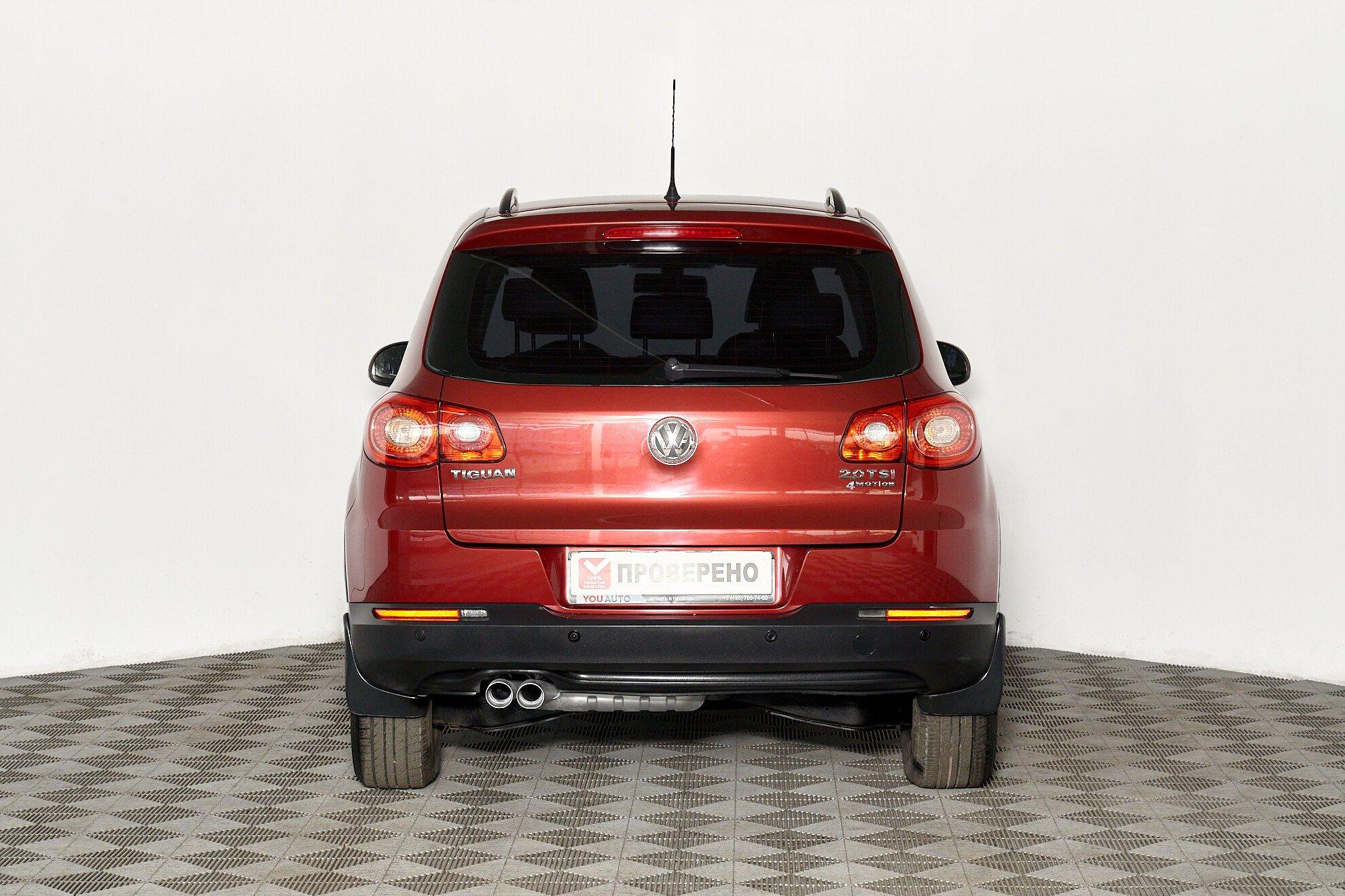 Volkswagen Tiguan 2009, красный