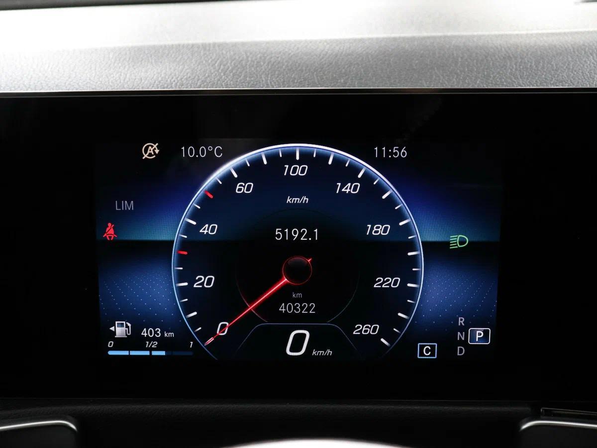 Mercedes-Benz GLB 2022, серый