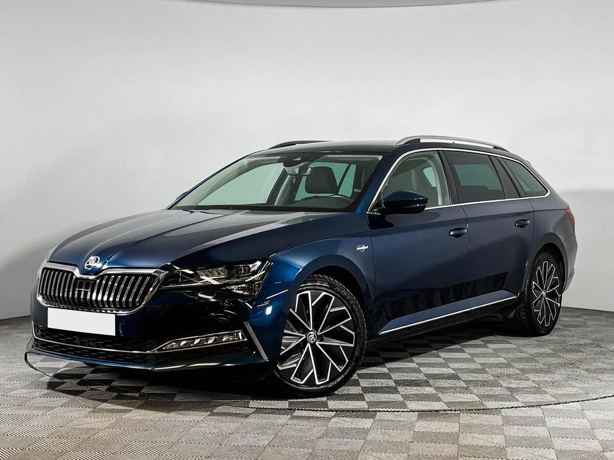 Skoda Superb 2021, синий