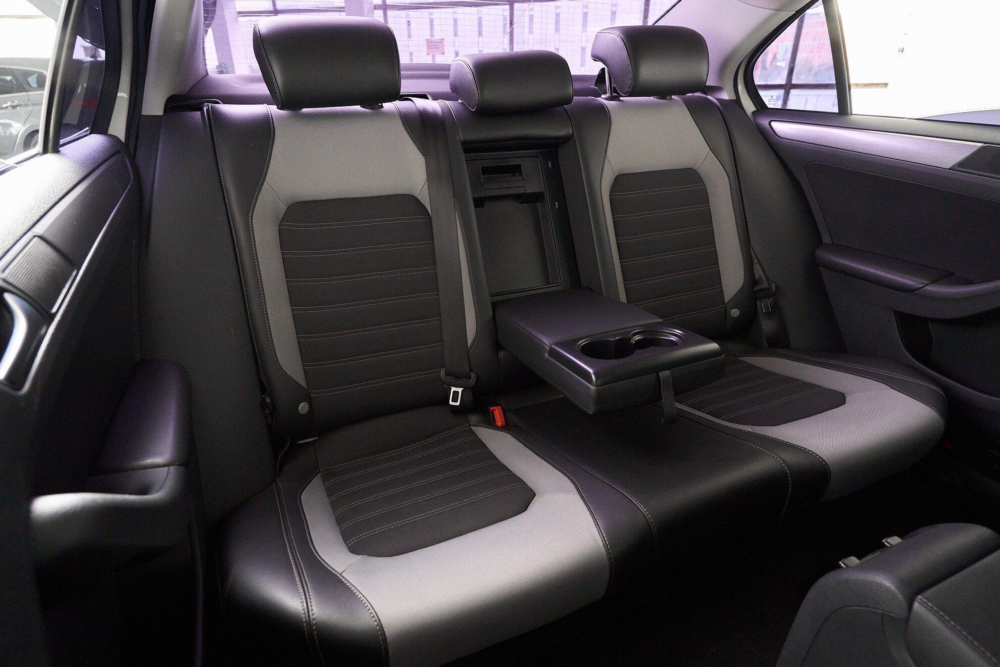 Volkswagen Jetta 2013, белый