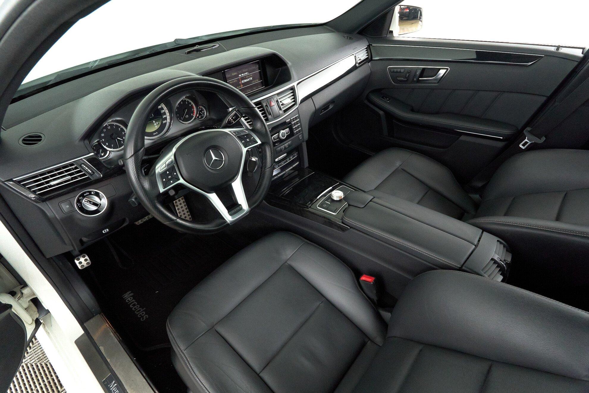 Mercedes-Benz E-Класс 2012, белый