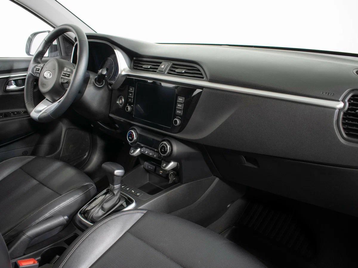 Kia Rio 2022, белый
