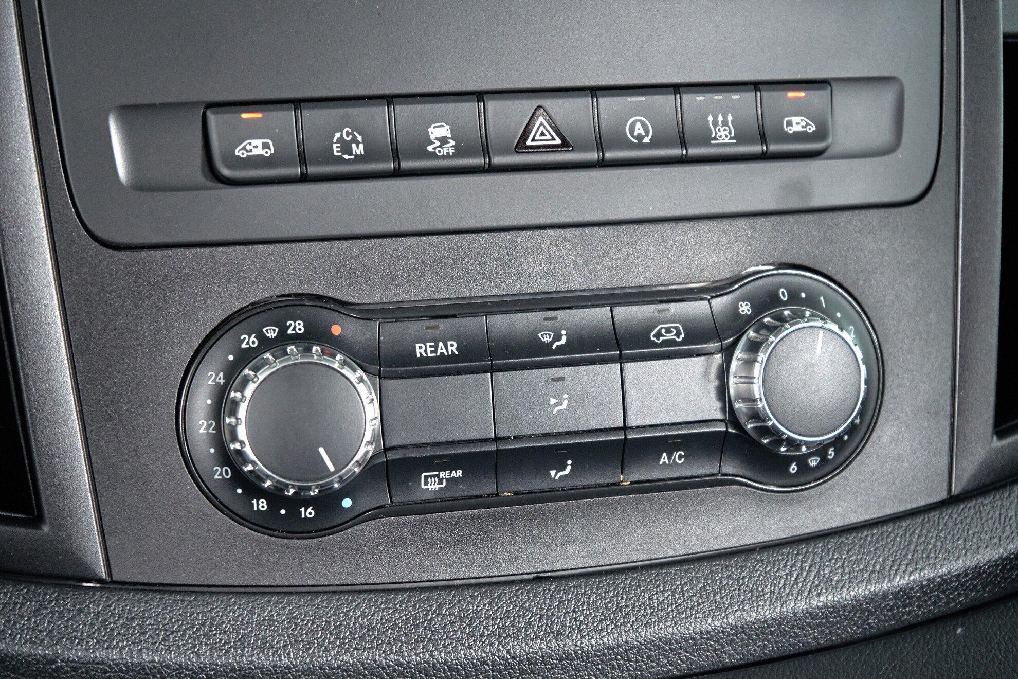 Mercedes-Benz Vito 2018, синий