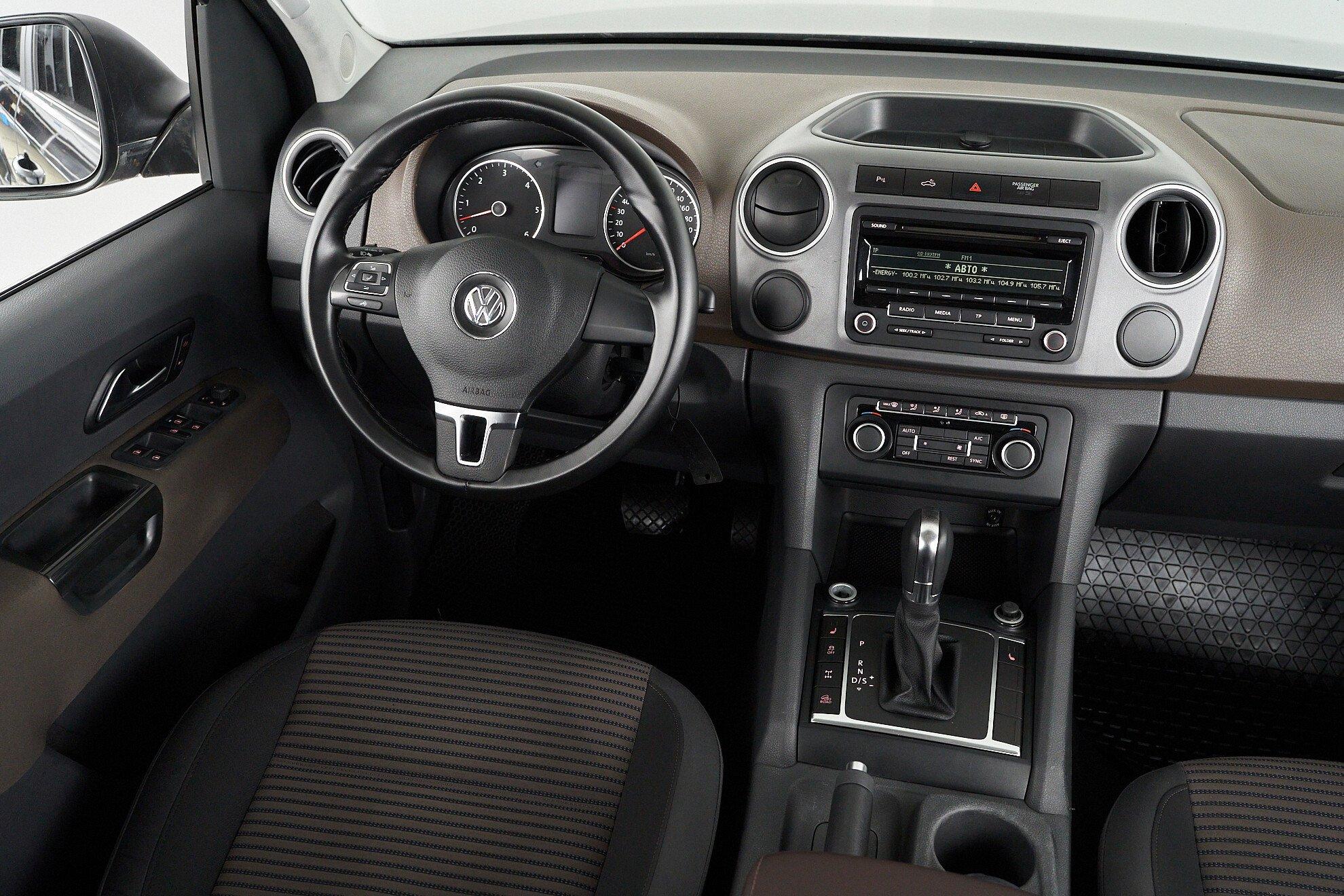 Volkswagen Amarok 2013, черный
