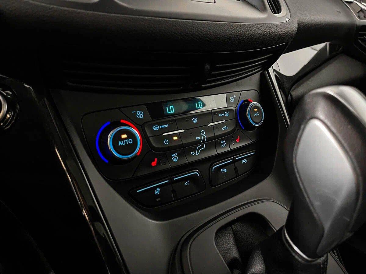 Ford Kuga 2018, синий