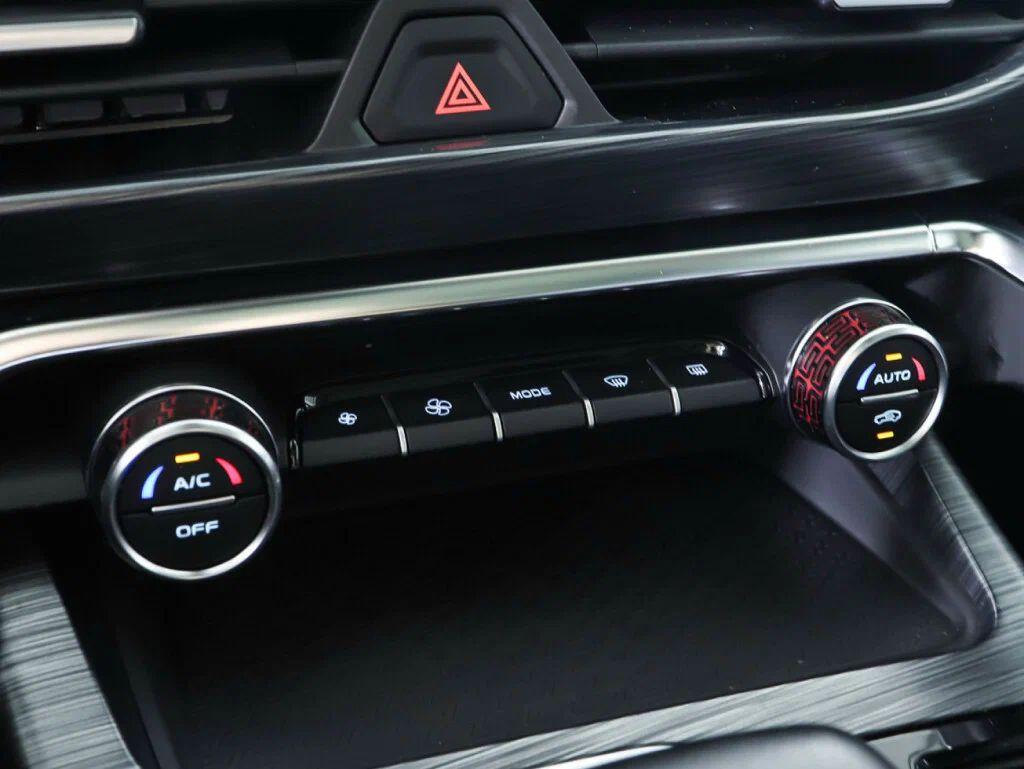 Geely Tugella 2021, черный