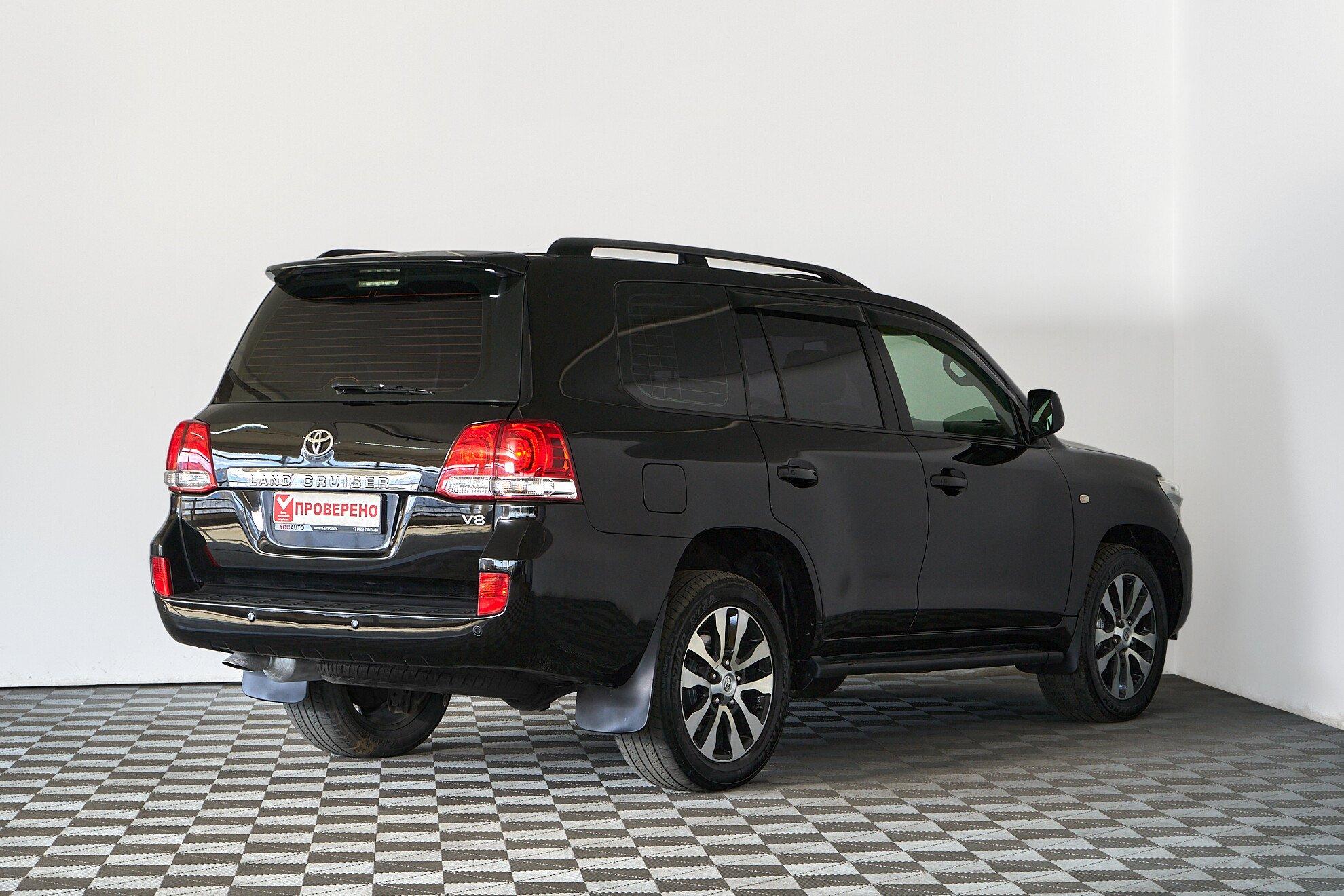 Toyota Land Cruiser 2010, черный
