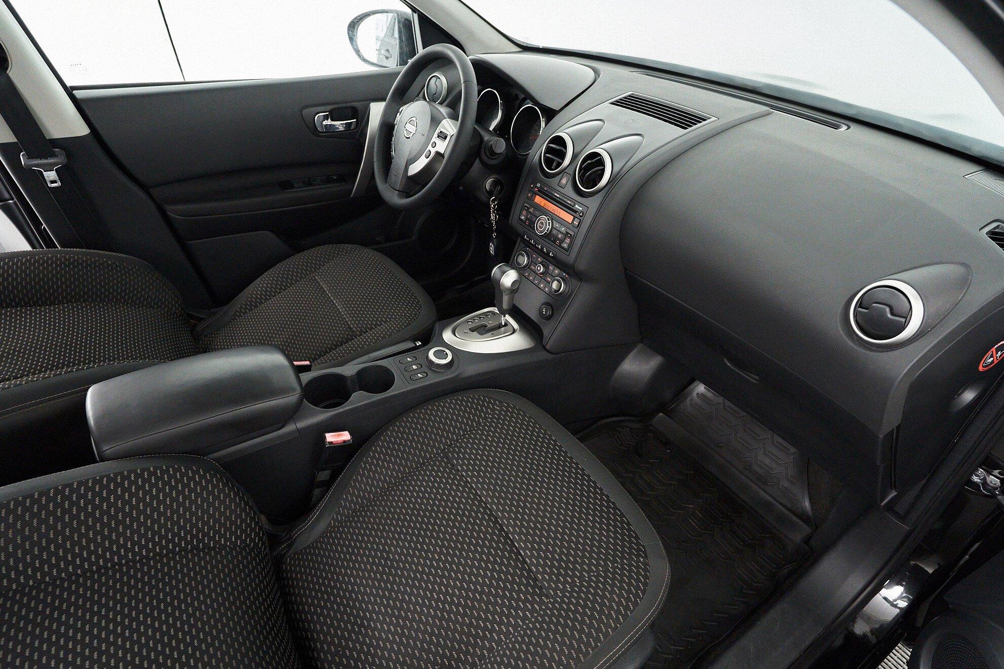 Nissan Qashqai+2 2009, черный