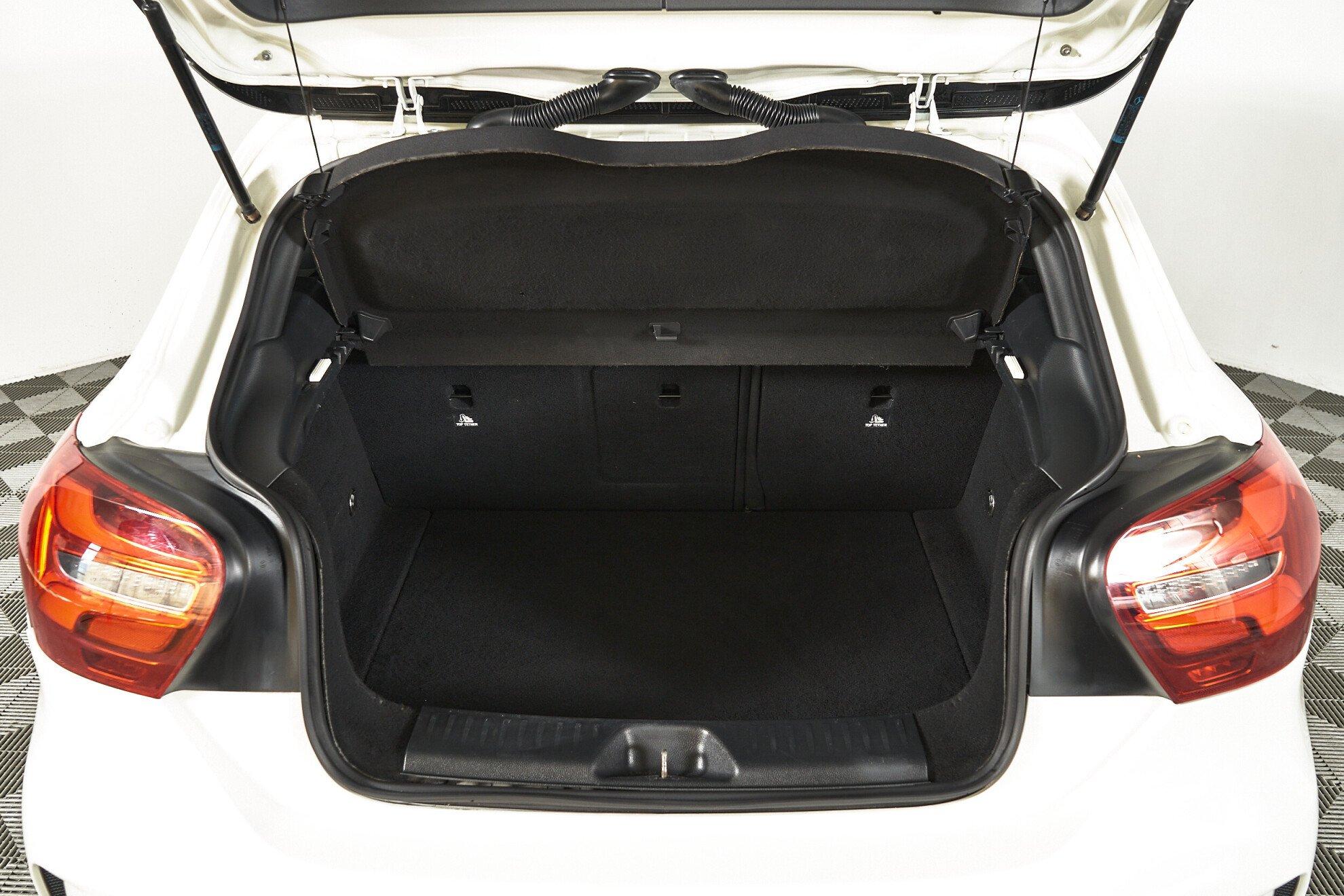 Mercedes-Benz A-Класс 2013, белый