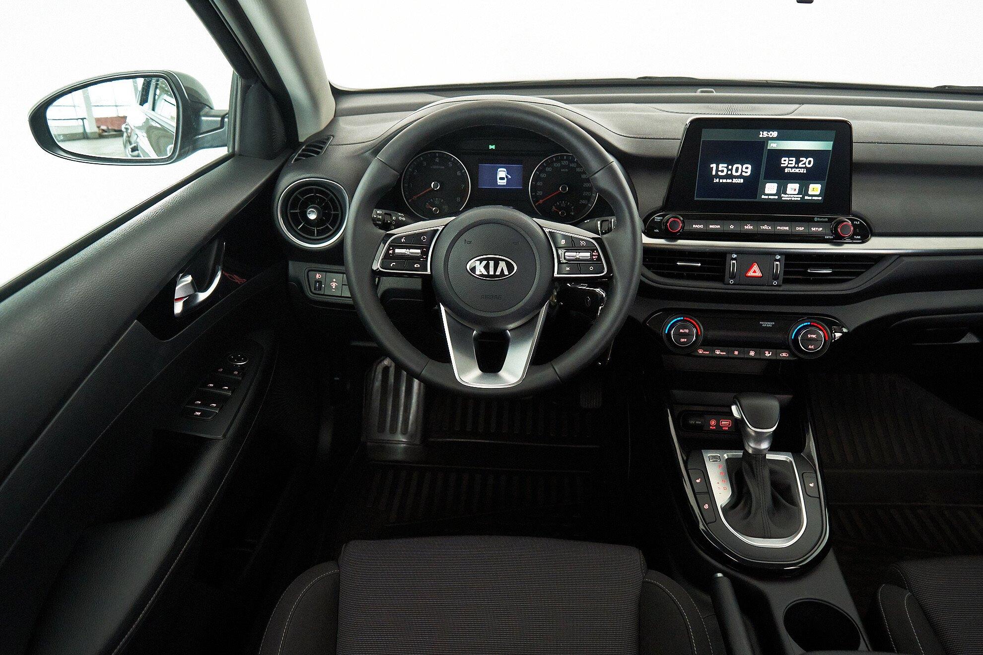 Kia Cerato 2021, серый