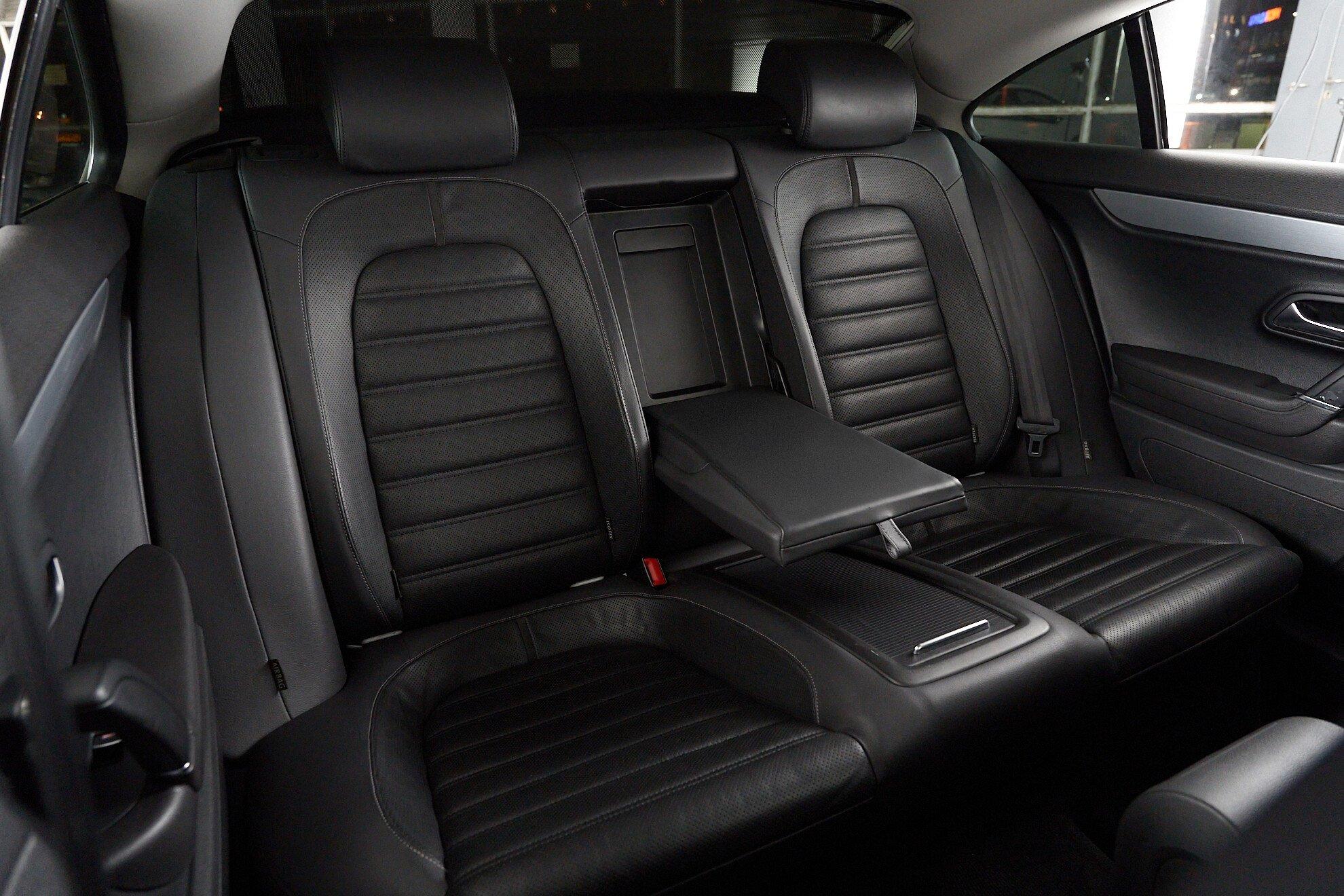 Volkswagen Passat CC 2010, белый