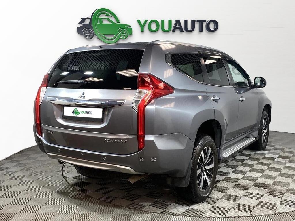 Mitsubishi Pajero Sport 2018, серый