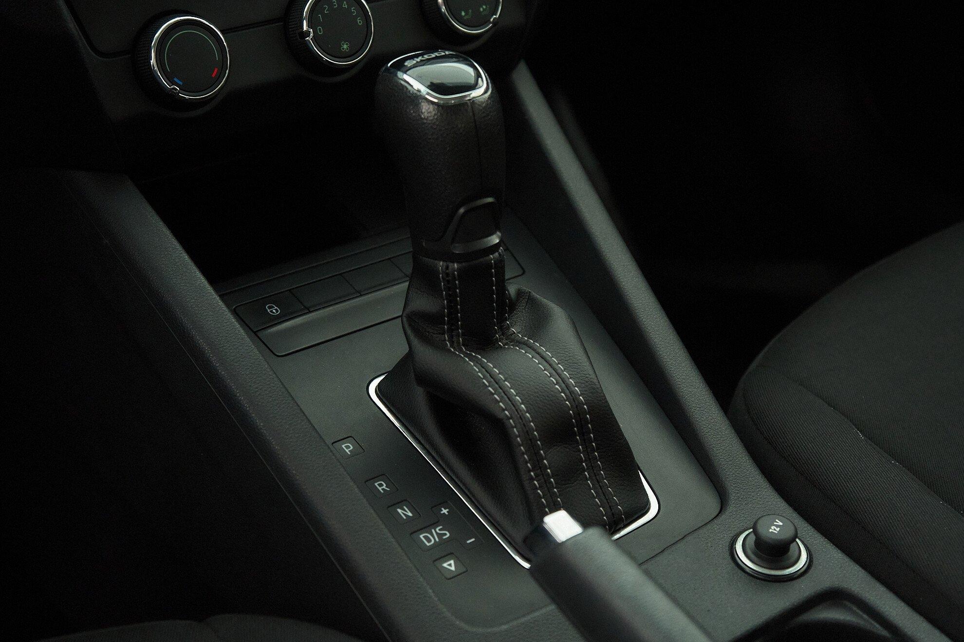 Skoda Octavia 2020, белый