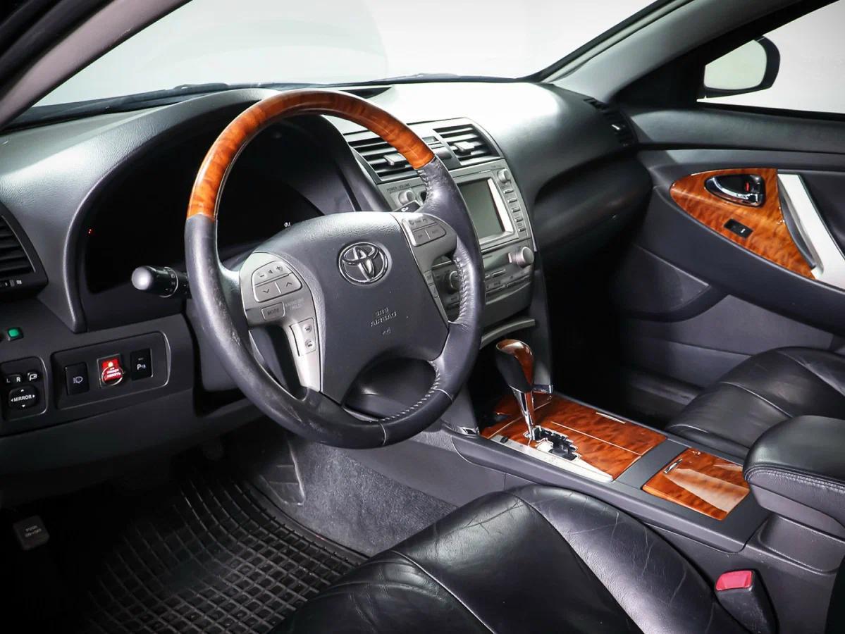Toyota Camry 2011, черный