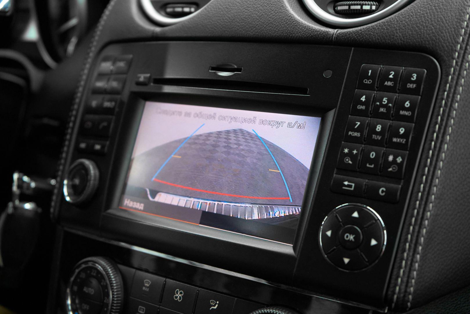 Mercedes-Benz M-Класс 2010, черный