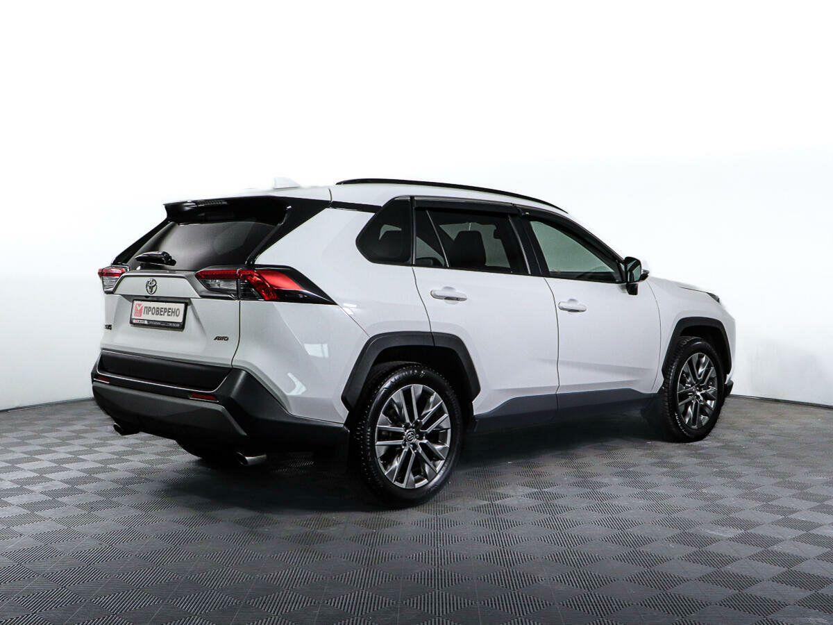 Toyota RAV4 2022, белый