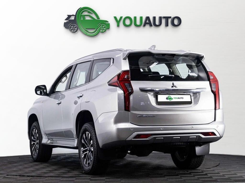 Mitsubishi Montero Sport 2022, серебряный