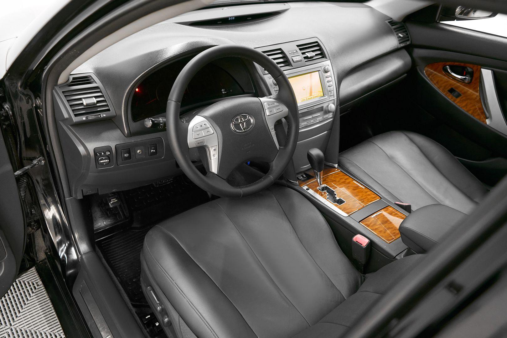 Toyota Camry 2011, черный