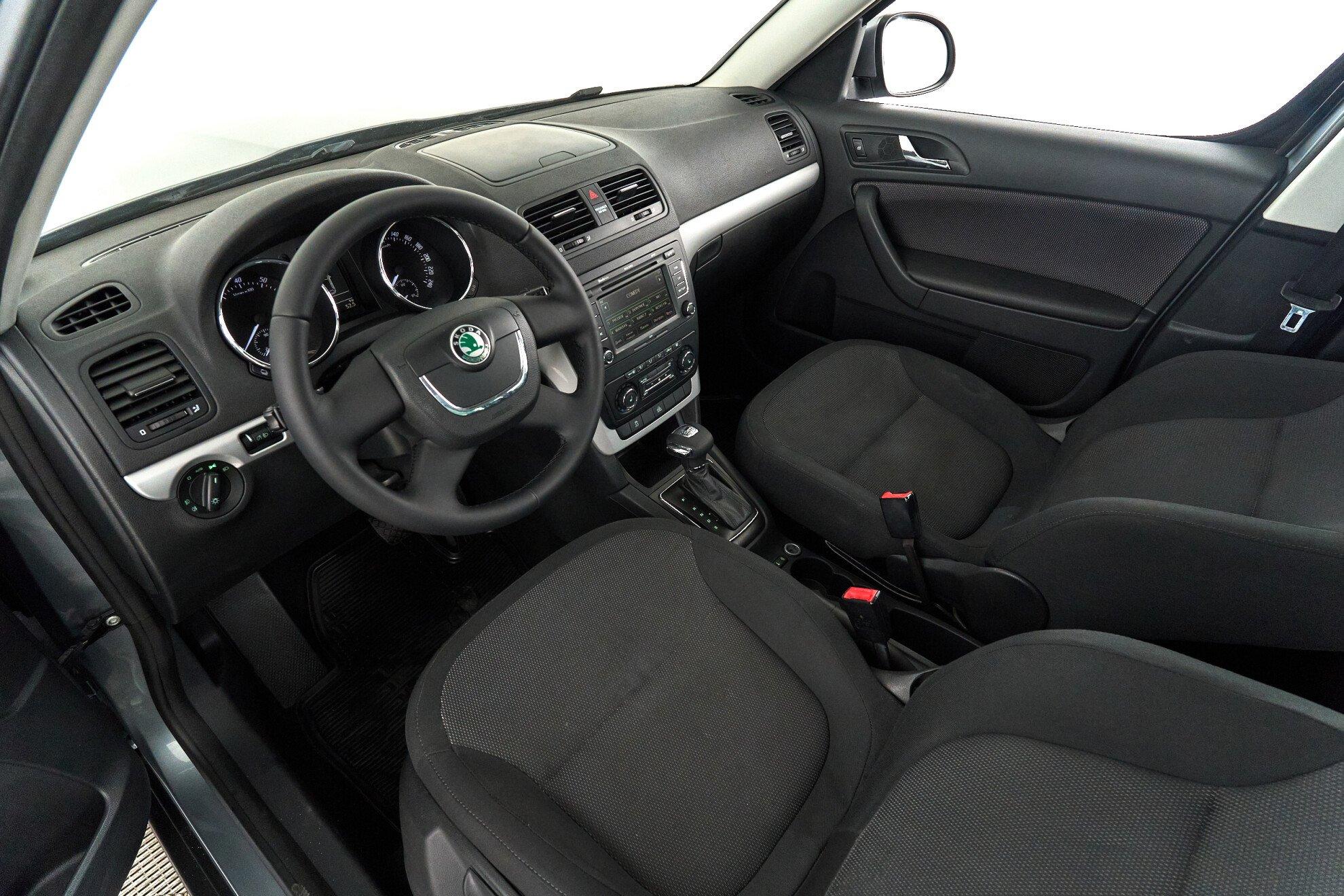 Skoda Yeti 2013, серый