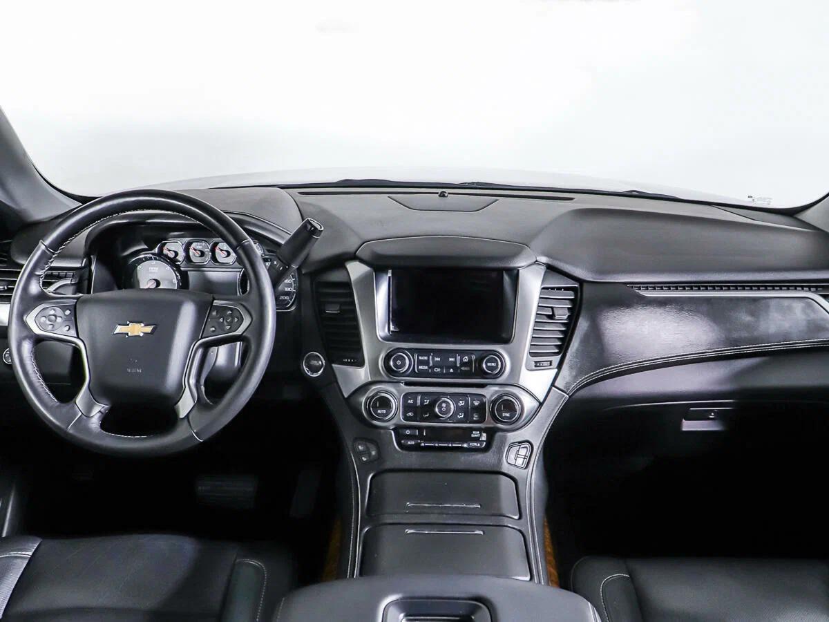 Chevrolet Tahoe 2015, серый