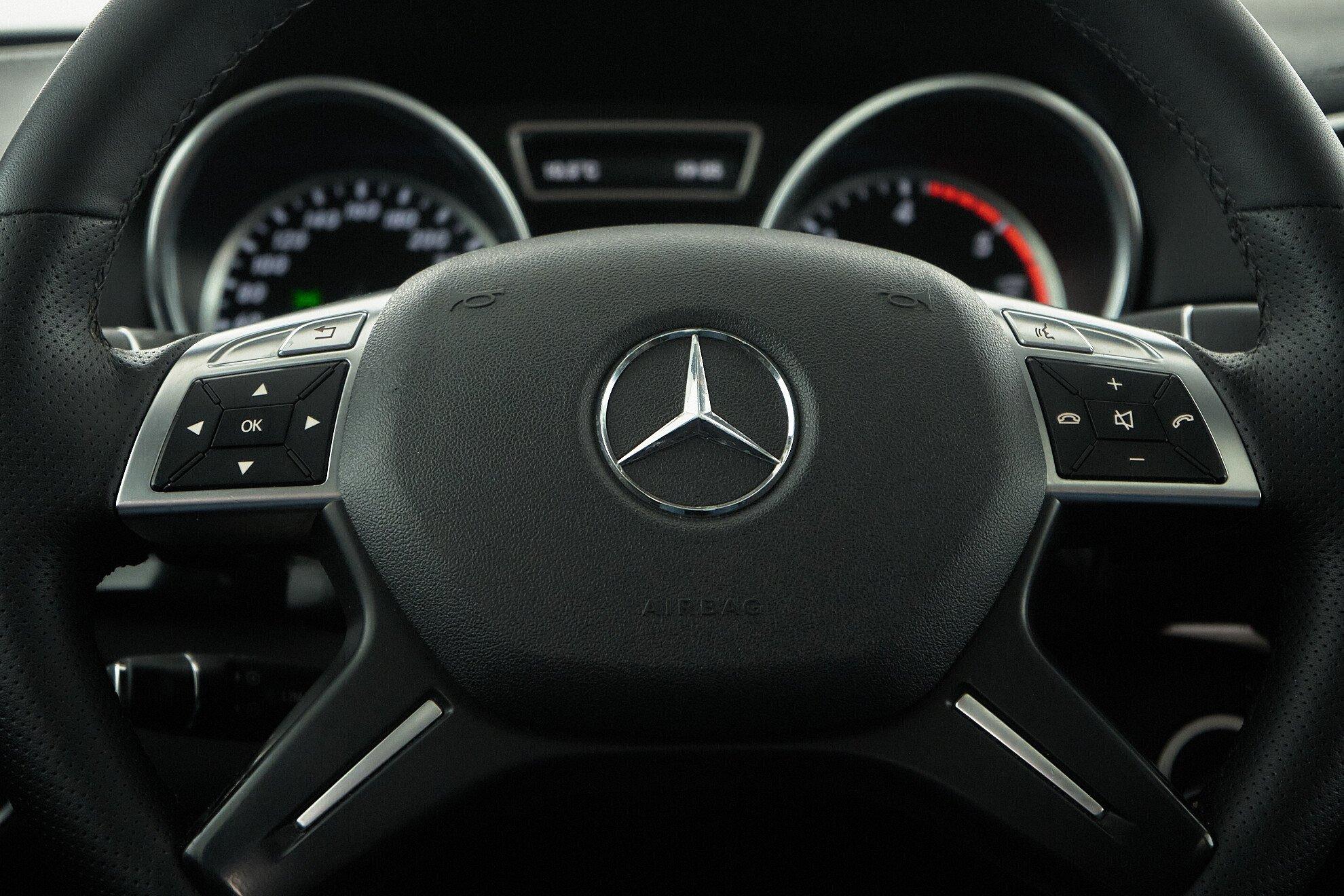 Mercedes-Benz GL-Класс 2015, коричневый