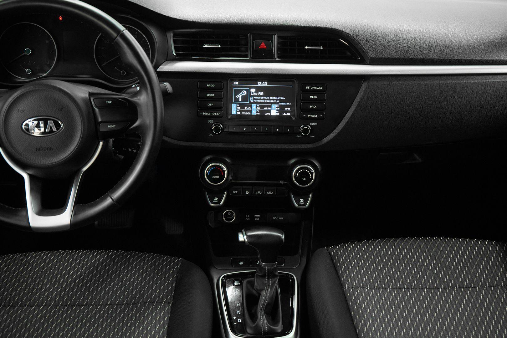 Kia Rio 2018, белый