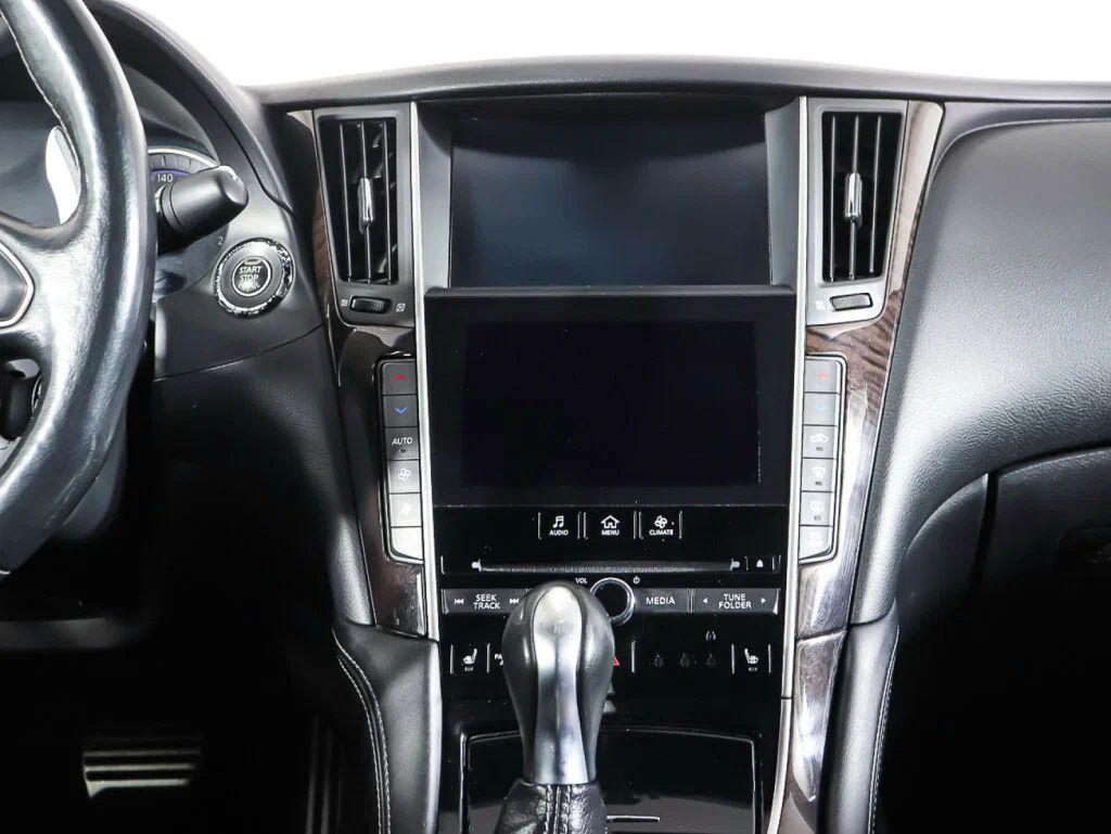 Infiniti Q50 2017, коричневый
