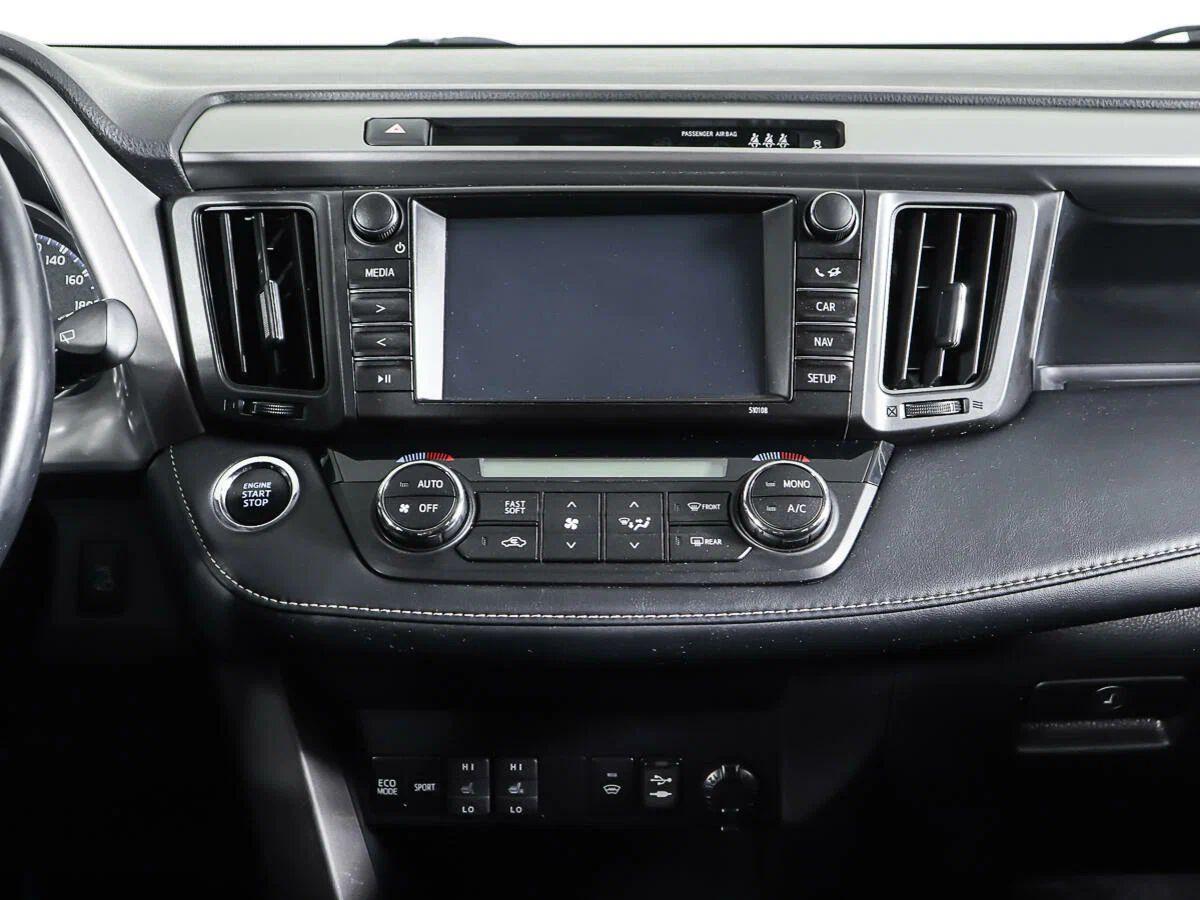 Toyota RAV4 2019, белый
