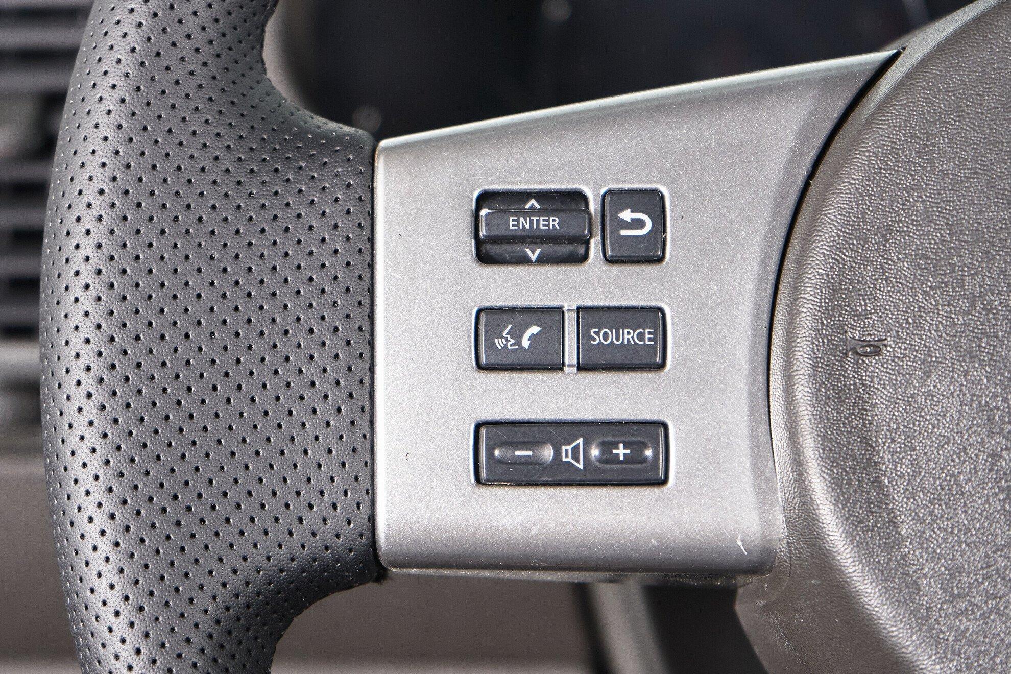 Nissan Pathfinder 2012, черный