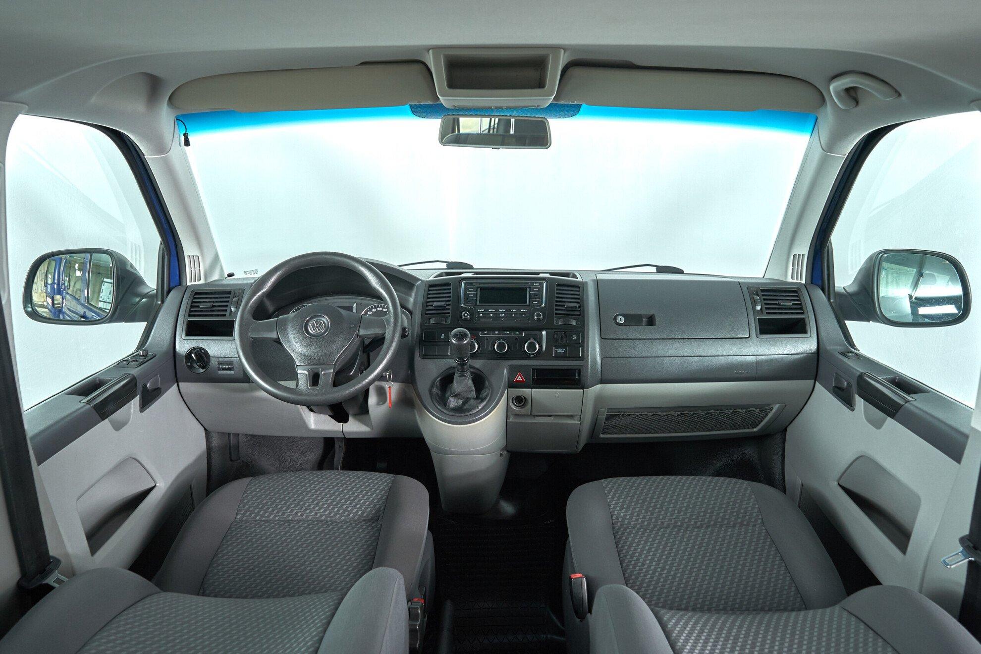 Volkswagen Caravelle 2012, синий