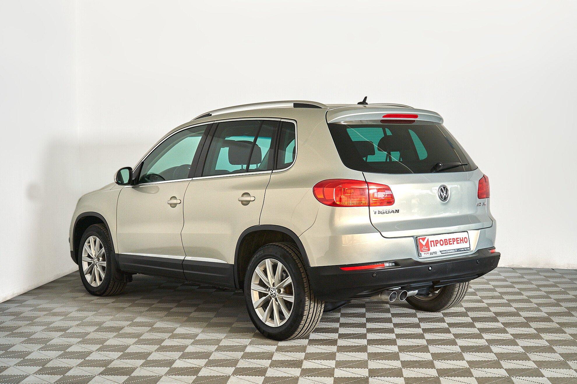 Volkswagen Tiguan 2014, серебряный