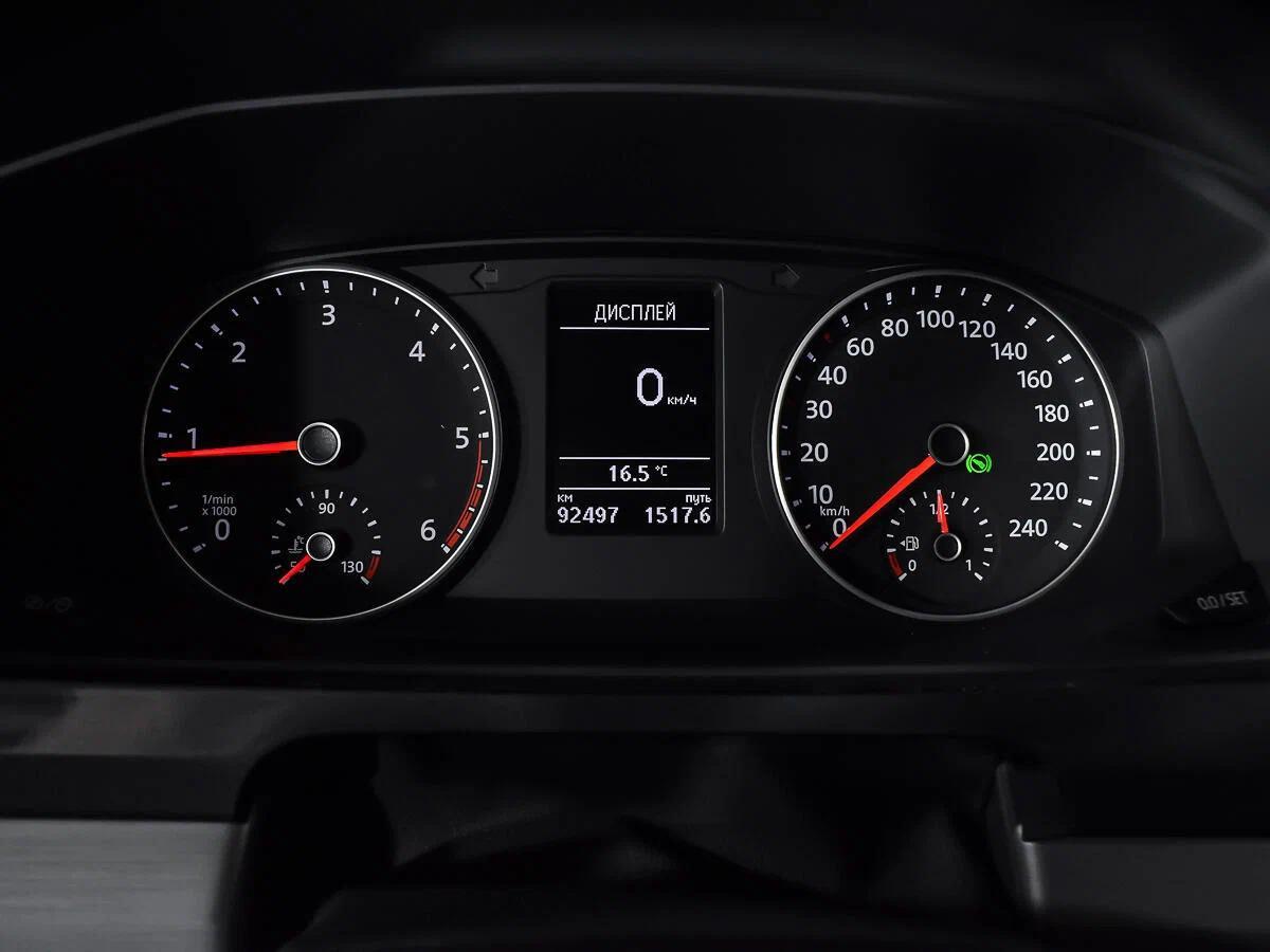 Volkswagen Caravelle 2018, серебряный