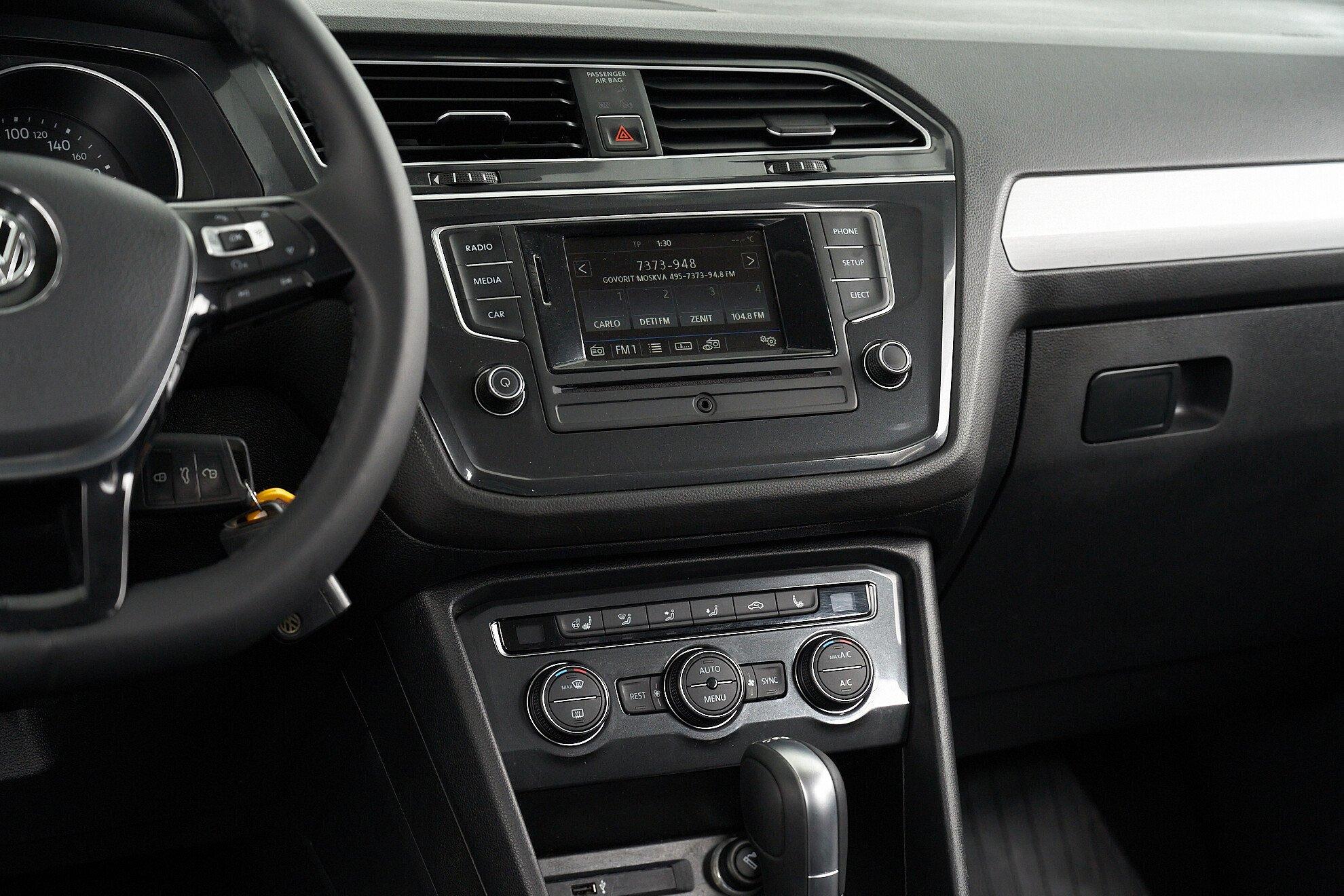 Volkswagen Tiguan 2017, черный