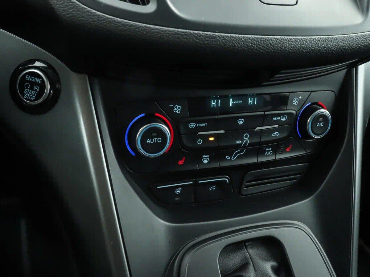 Ford Kuga 2019, белый