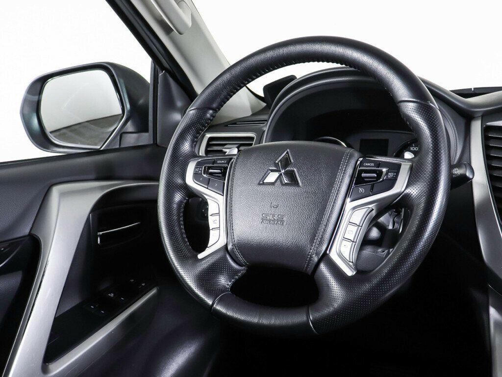 Mitsubishi Pajero Sport 2017, белый