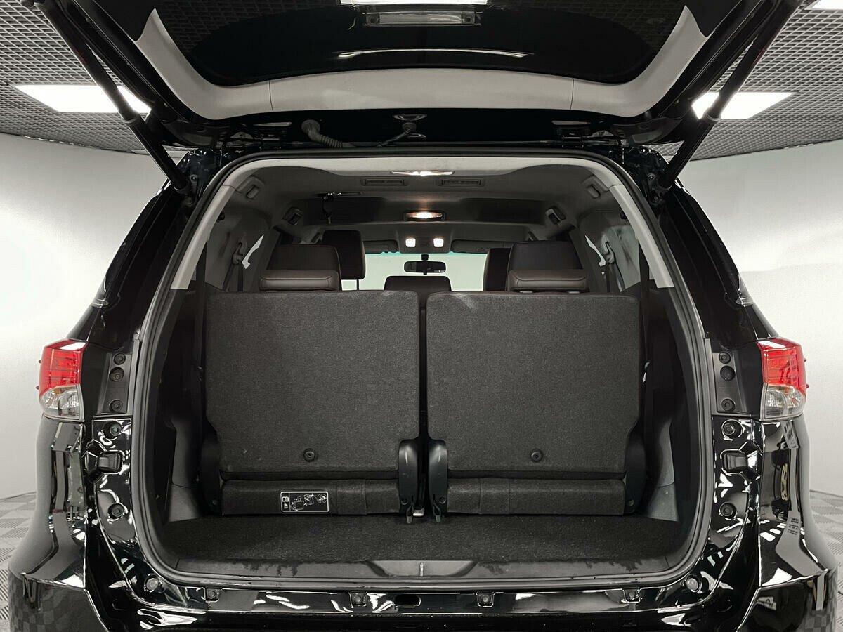 Toyota Fortuner 2020, черный
