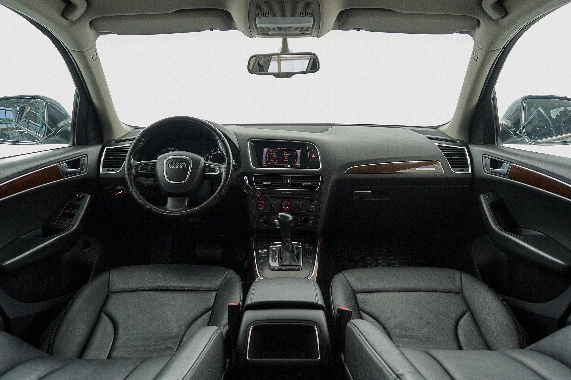 Audi Q5 2009, черный