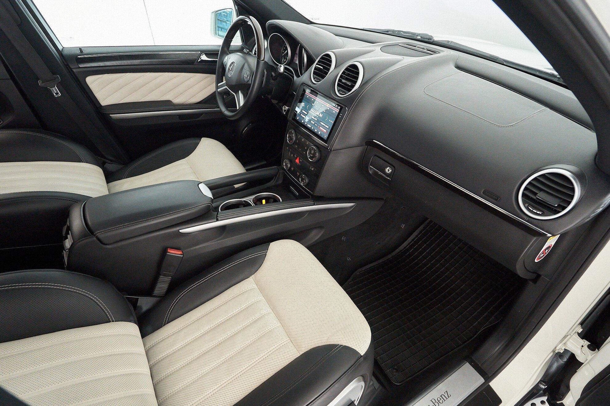 Mercedes-Benz GL-Класс 2011, белый